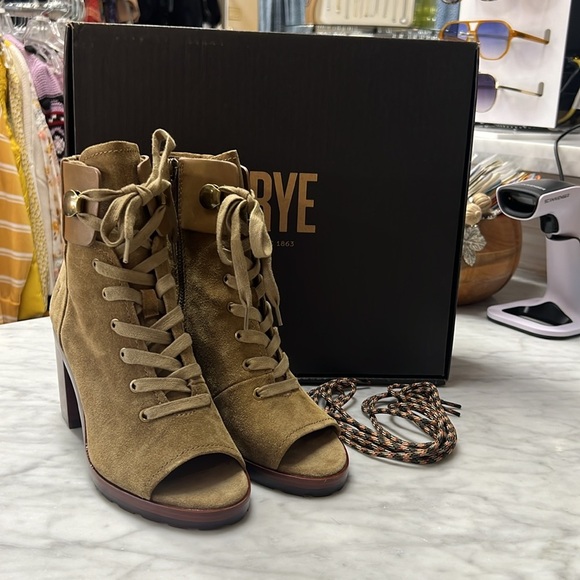 NIB Frye Danica Lug Combat Peep Toe Heeled Lace UP Bootie Size 6.5 in Sand Suede